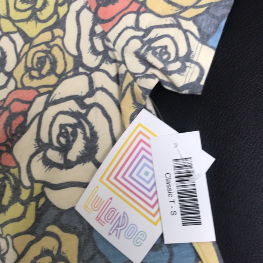 LuLaRoe Small Classic T Roses
